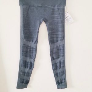 NUX Journey Leggings Yoga Pants Gray Compression